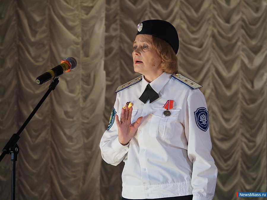 � ������ ��������� ����� �� ���������� ����� �����������. ������������� ������� "�����, �������" ��������� �� ����� ������ ������ "���������"