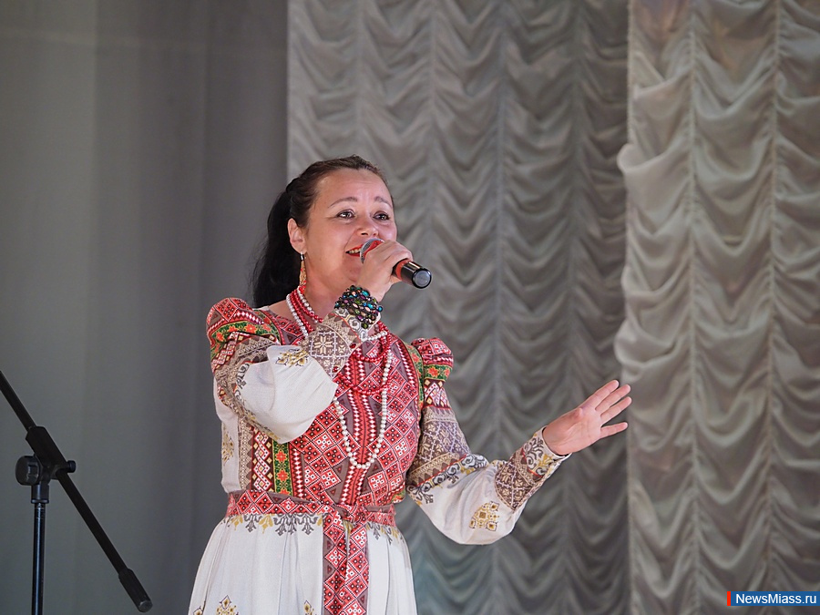 � ������ ��������� ����� �� ���������� ����� �����������. ������������� ������� "�����, �������" ��������� �� ����� ������ ������ "���������"