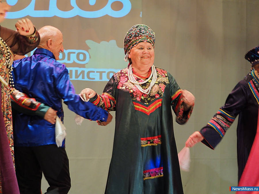 � ������ ��������� ����� �� ���������� ����� �����������. ������������� ������� "�����, �������" ��������� �� ����� ������ ������ "���������"