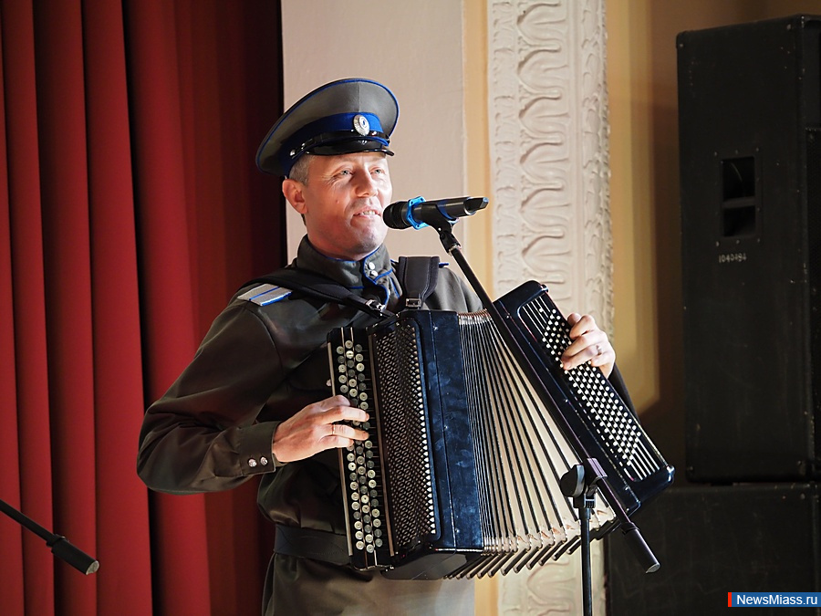 � ������ ��������� ����� �� ���������� ����� �����������. ������������� ������� "�����, �������" ��������� �� ����� ������ ������ "���������"