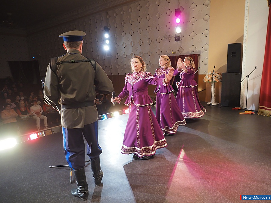 � ������ ��������� ����� �� ���������� ����� �����������. ������������� ������� "�����, �������" ��������� �� ����� ������ ������ "���������"