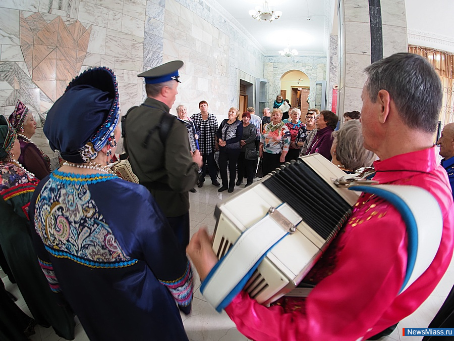 � ������ ��������� ����� �� ���������� ����� �����������. ������������� ������� "�����, �������" ��������� �� ����� ������ ������ "���������"