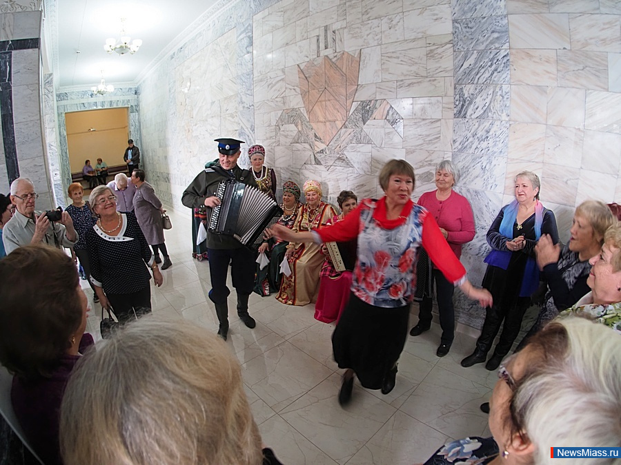 � ������ ��������� ����� �� ���������� ����� �����������. ������������� ������� "�����, �������" ��������� �� ����� ������ ������ "���������"