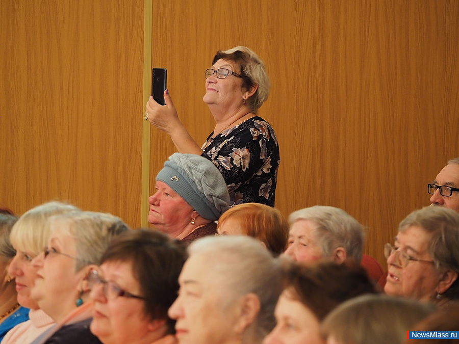 � ������ ��������� ����� �� ���������� ����� �����������. ������������� ������� "�����, �������" ��������� �� ����� ������ ������ "���������"