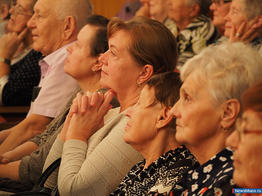 � ������ ��������� ����� �� ���������� ����� �����������. ������������� ������� "�����, �������" ��������� �� ����� ������ ������ "���������"