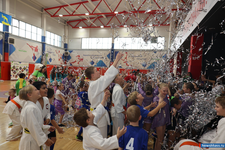  ""   .     ""  ""   ,    