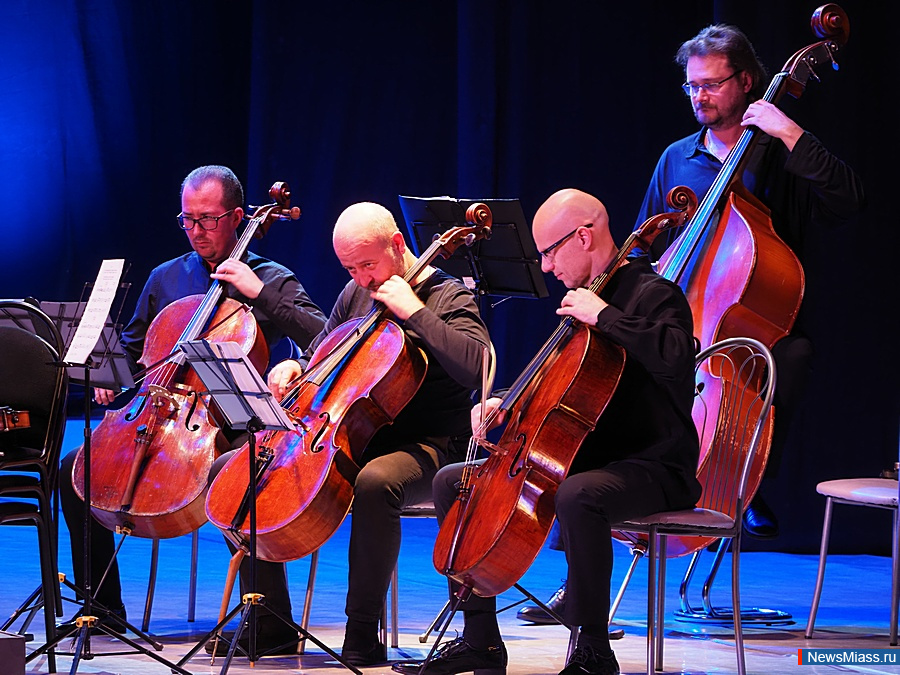 � ������ ��������� ������������� ��������� ������������� ������ ���� �������. �������� ������� �������� � �������� "������� ������" ��������� �� ����� �� ��������������������