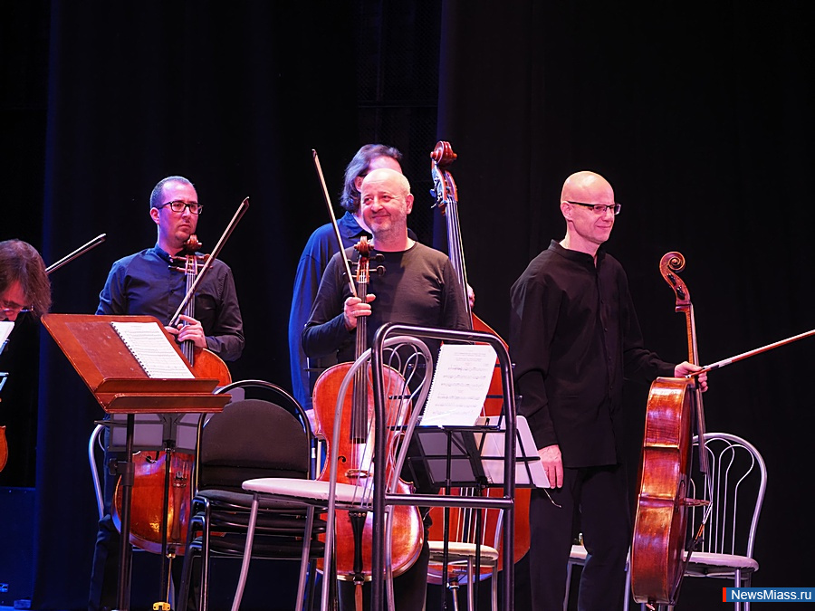 � ������ ��������� ������������� ��������� ������������� ������ ���� �������. �������� ������� �������� � �������� "������� ������" ��������� �� ����� �� ��������������������