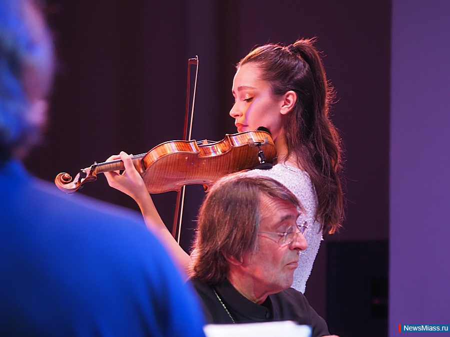 � ������ ��������� ������������� ��������� ������������� ������ ���� �������. �������� ������� �������� � �������� "������� ������" ��������� �� ����� �� ��������������������