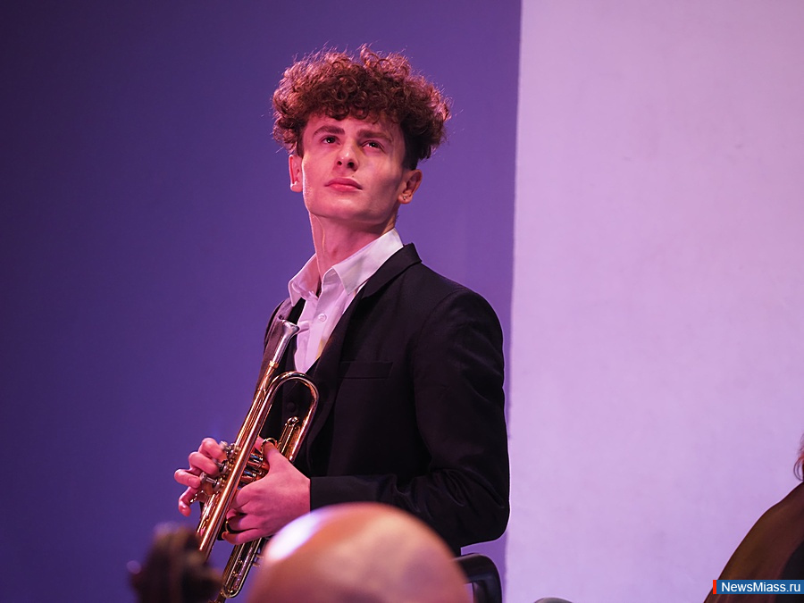 � ������ ��������� ������������� ��������� ������������� ������ ���� �������. �������� ������� �������� � �������� "������� ������" ��������� �� ����� �� ��������������������