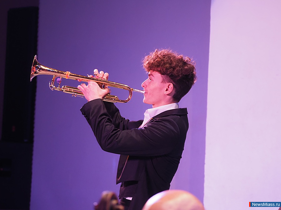 � ������ ��������� ������������� ��������� ������������� ������ ���� �������. �������� ������� �������� � �������� "������� ������" ��������� �� ����� �� ��������������������