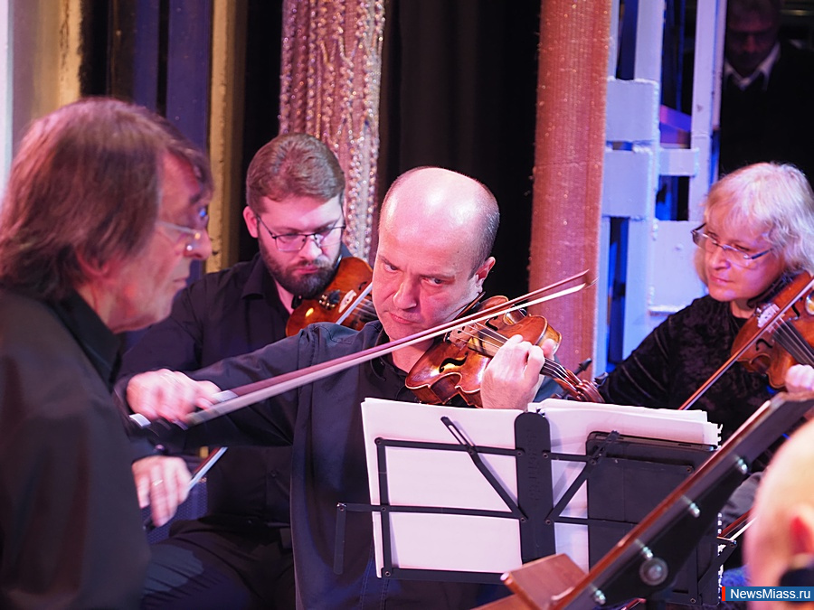 � ������ ��������� ������������� ��������� ������������� ������ ���� �������. �������� ������� �������� � �������� "������� ������" ��������� �� ����� �� ��������������������