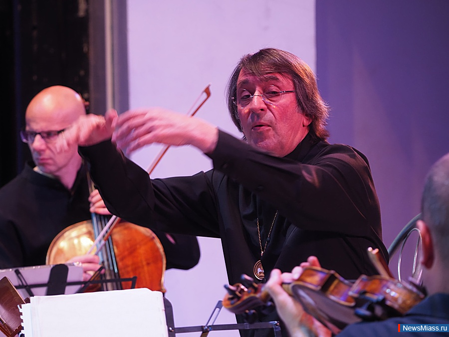 � ������ ��������� ������������� ��������� ������������� ������ ���� �������. �������� ������� �������� � �������� "������� ������" ��������� �� ����� �� ��������������������