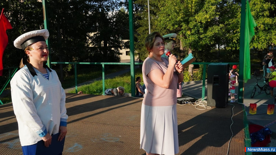 "      -    ".     9        2022 