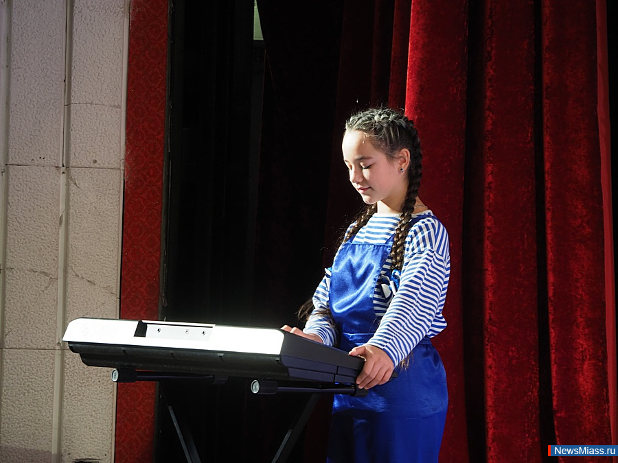 "����������" �������� "���100 ������". ��� �������� "����������" � ����� ������ 40-����� ������� ����������� ������� ������