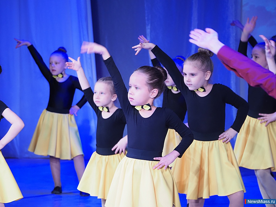 ""  "100 ".   ""    40-    