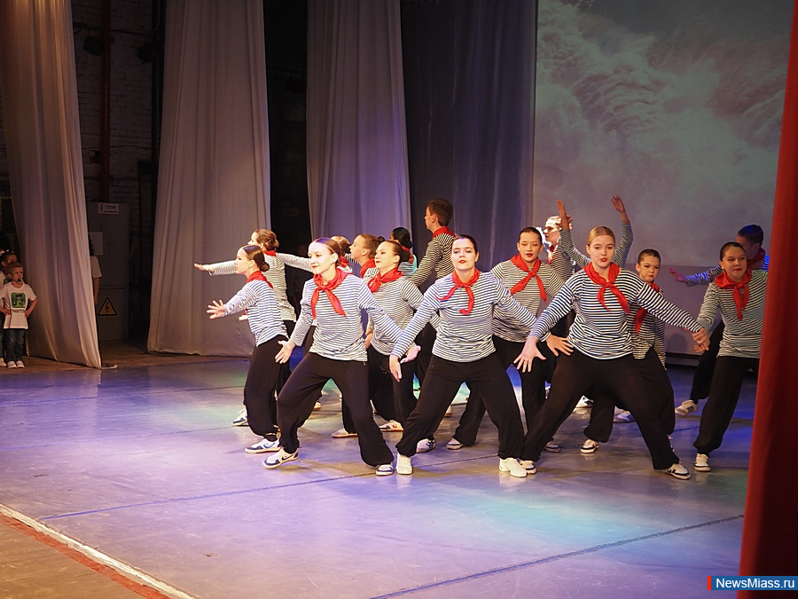 ""  "100 ".   ""    40-    