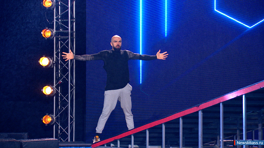        .   "   2014"      ""