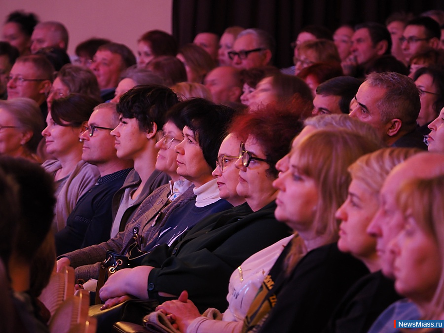 � ������ �������� ��������� ������� ����� ������ � ���������. � ������ ������ ��������� ������������ ����� � ������ ��������