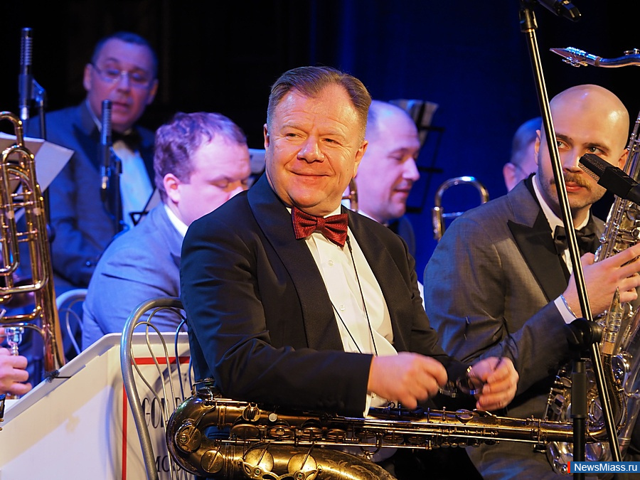 � ������ �������� ��������� ������� ����� ������ � ���������. � ������ ������ ��������� ������������ ����� � ������ ��������