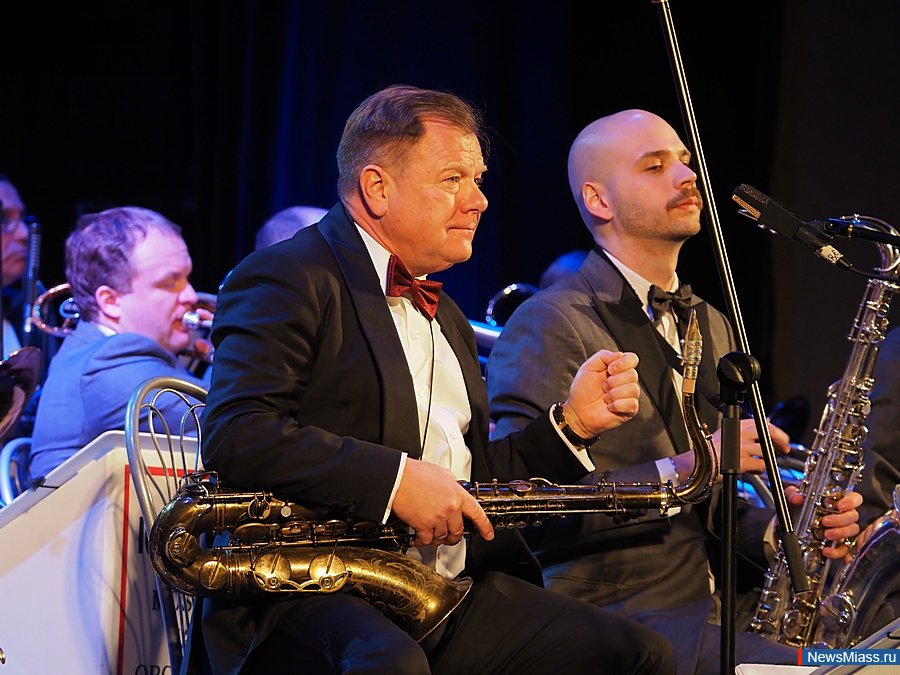 � ������ �������� ��������� ������� ����� ������ � ���������. � ������ ������ ��������� ������������ ����� � ������ ��������