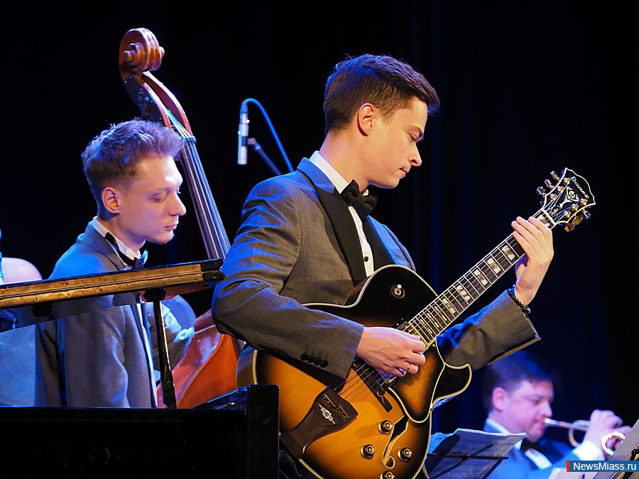 � ������ �������� ��������� ������� ����� ������ � ���������. � ������ ������ ��������� ������������ ����� � ������ ��������