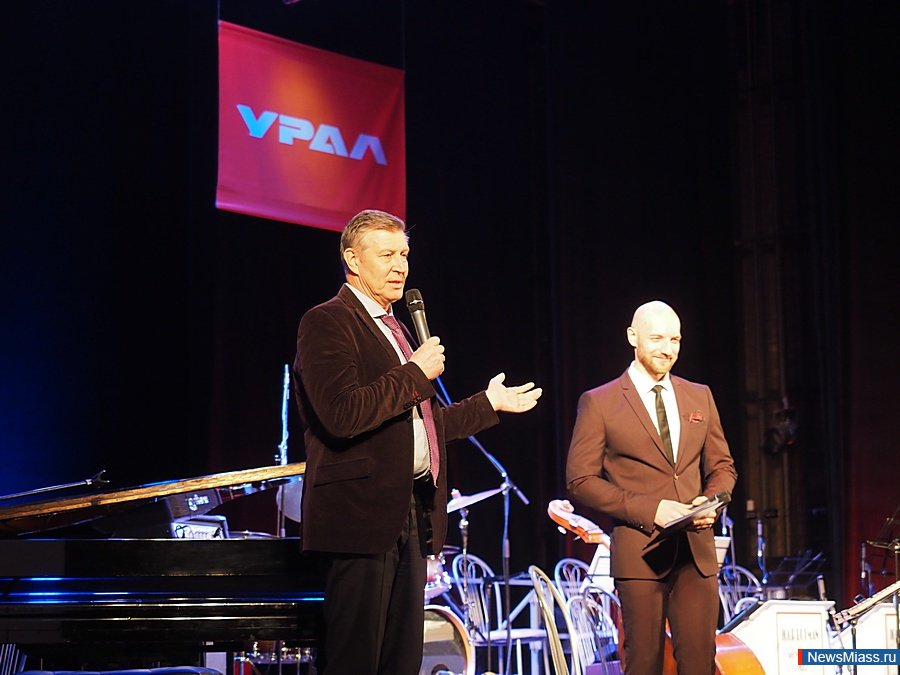 � ������ �������� ��������� ������� ����� ������ � ���������. � ������ ������ ��������� ������������ ����� � ������ ��������