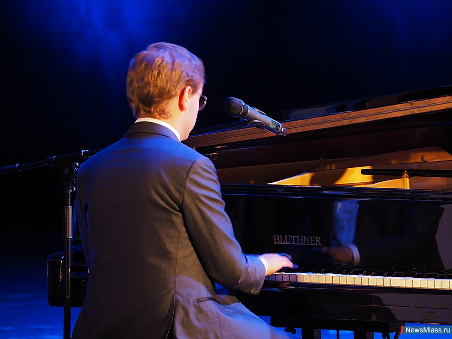 � ������ �������� ��������� ������� ����� ������ � ���������. � ������ ������ ��������� ������������ ����� � ������ ��������