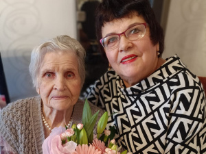 � �������