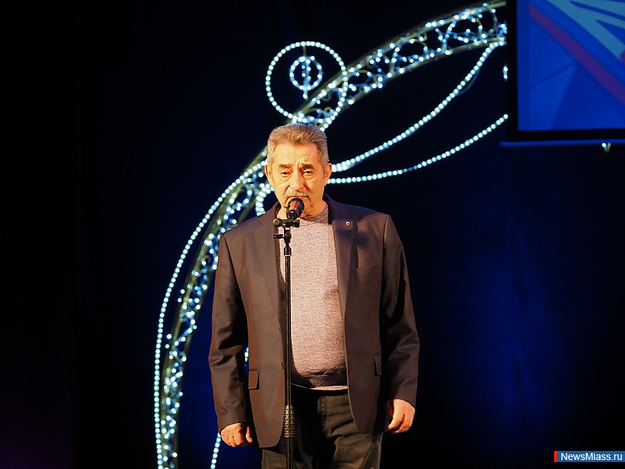      30-.   ,     "- − 23  1993 .    ,   