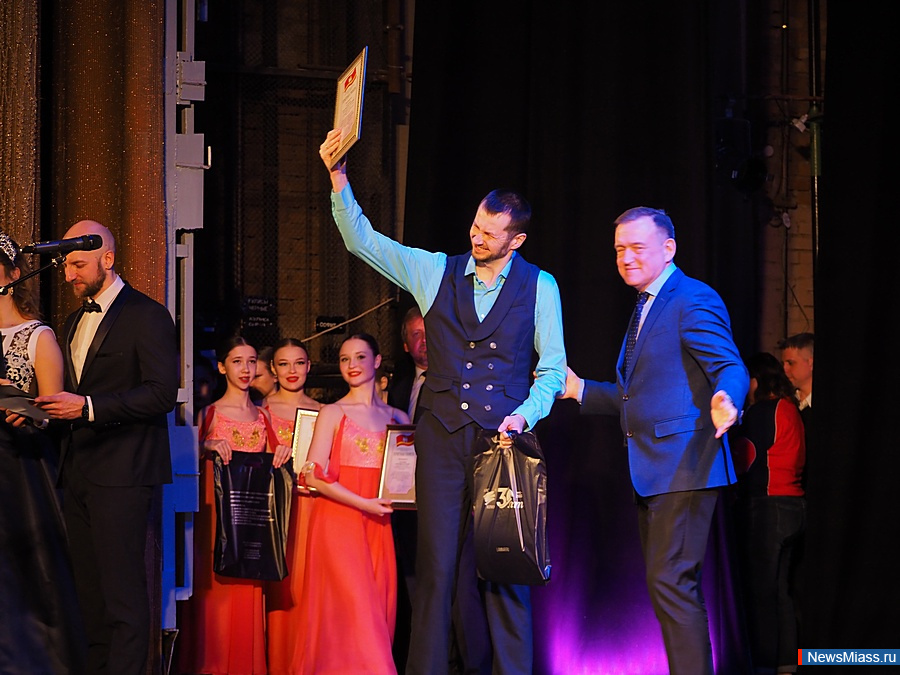      30-.   ,     "- − 23  1993 .    ,   