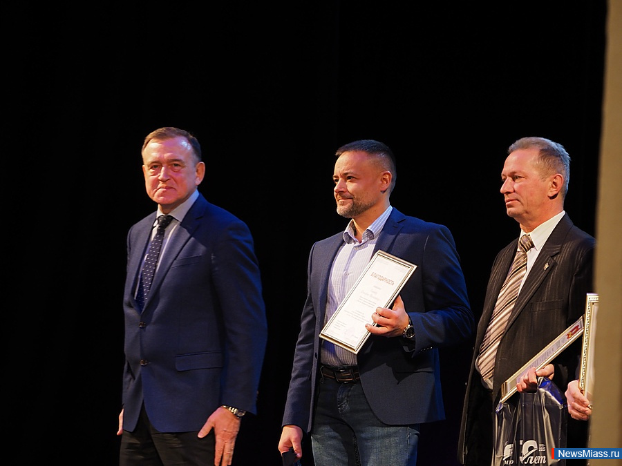      30-.   ,     "- − 23  1993 .    ,   