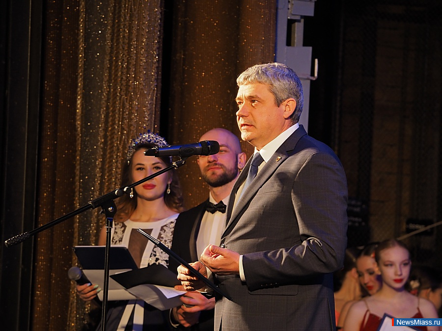      30-.   ,     "- − 23  1993 .    ,   