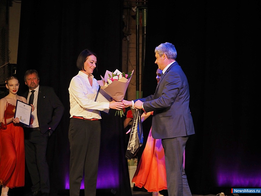      30-.   ,     "- − 23  1993 .    ,   