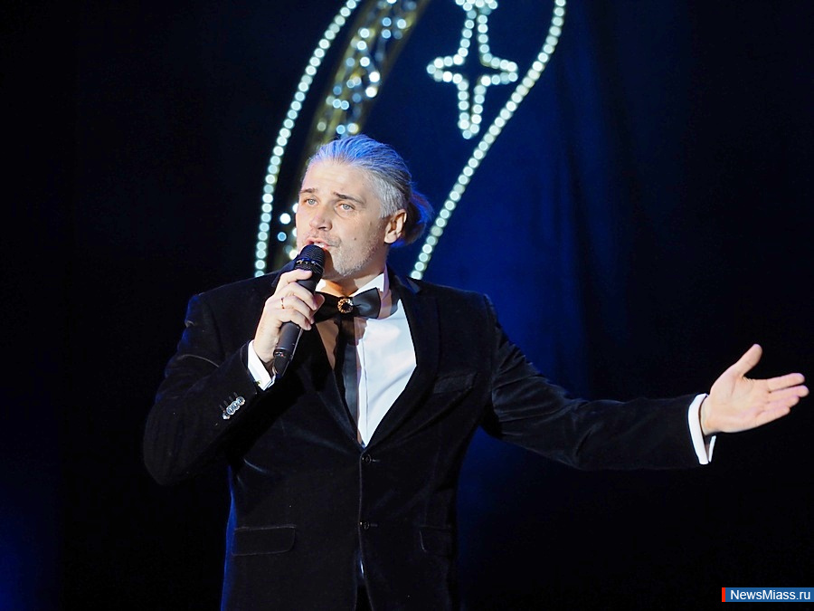      30-.   ,     "- − 23  1993 .    ,   