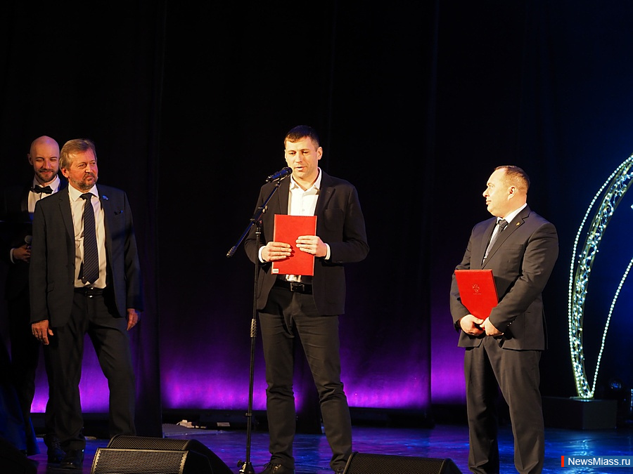      30-.   ,     "- − 23  1993 .    ,   