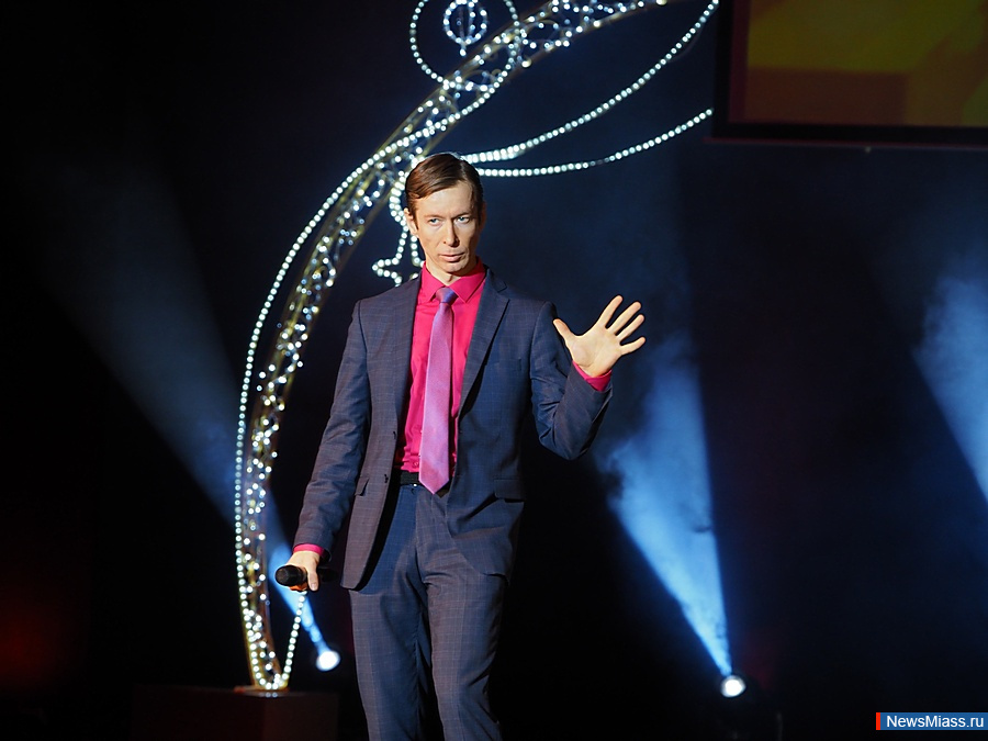      30-.   ,     "- − 23  1993 .    ,   