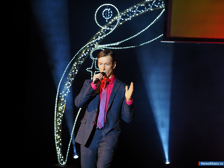      30-.   ,     "- − 23  1993 .    ,   