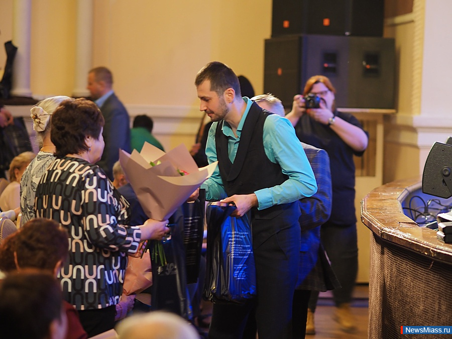      30-.   ,     "- − 23  1993 .    ,   