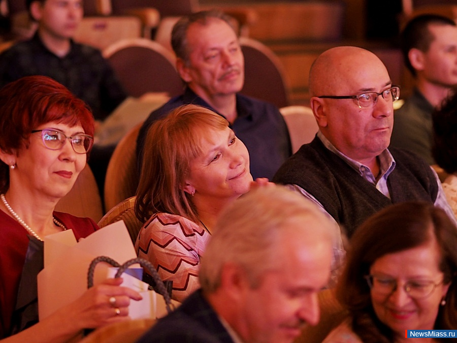      30-.   ,     "- − 23  1993 .    ,   