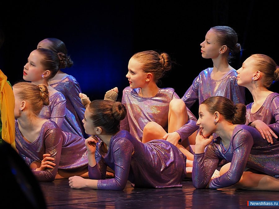      30-.   ,     "- − 23  1993 .    ,   