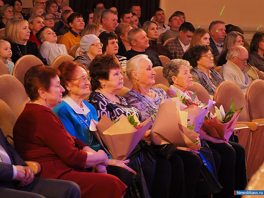      30-.   ,     "- − 23  1993 .    ,   