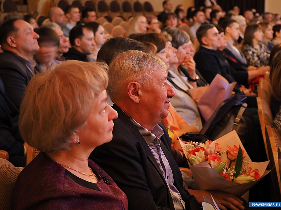      30-.   ,     "- − 23  1993 .    ,   