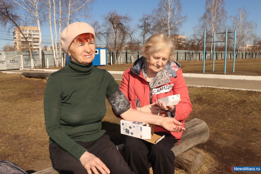     "10 000   ".      ""    