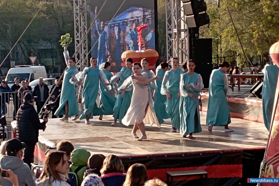    ,   .       "  "   " - !"