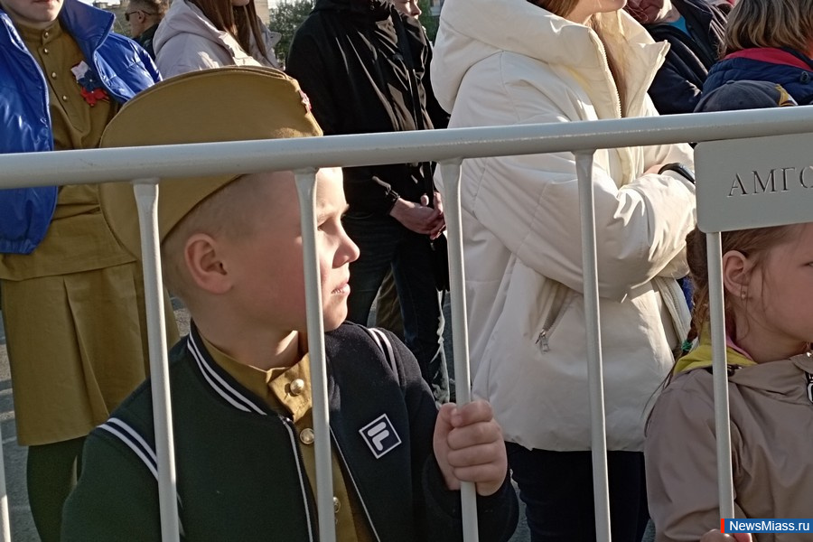    ,   .       "  "   " - !"