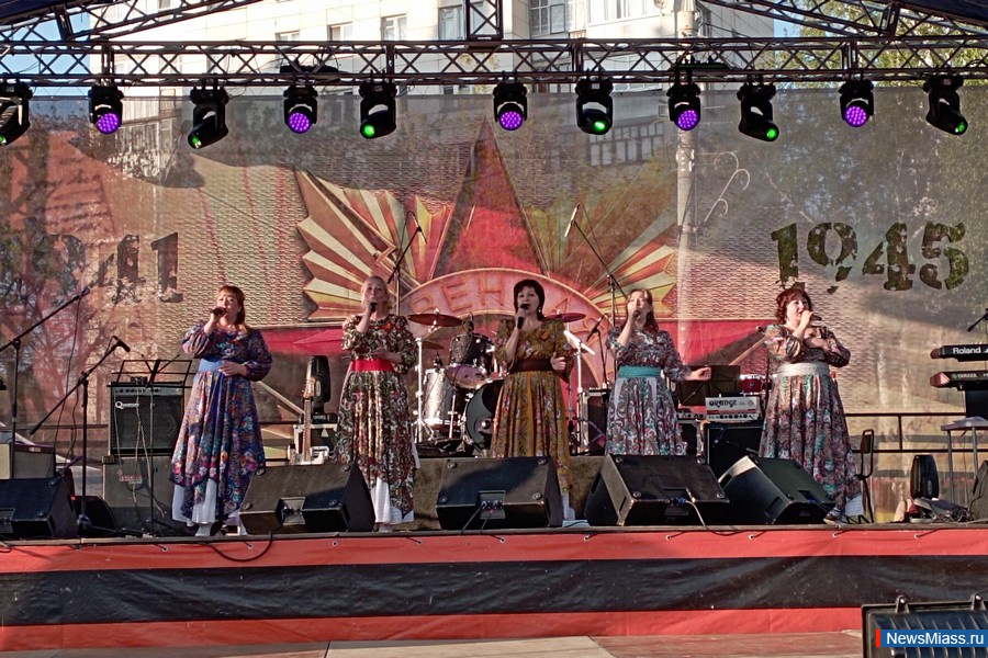    ,   .       "  "   " - !"