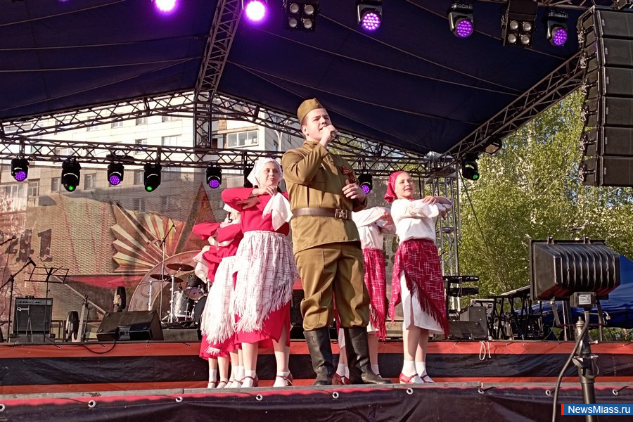    ,   .       "  "   " - !"