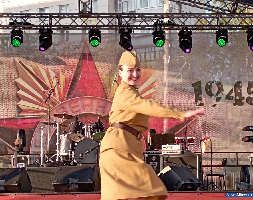    ,   .       "  "   " - !"