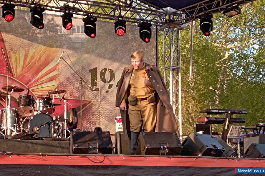    ,   .       "  "   " - !"